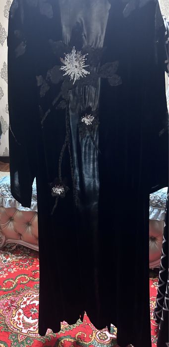 Dubai abayasi sotiladi