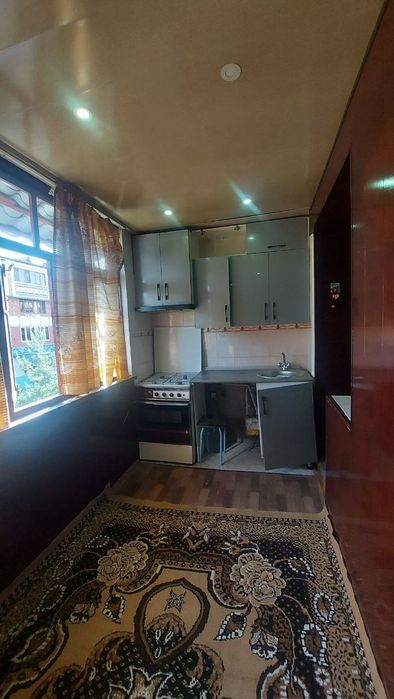 Yangiyol sentrda 4 etajli 2 etaj 2 honaliy