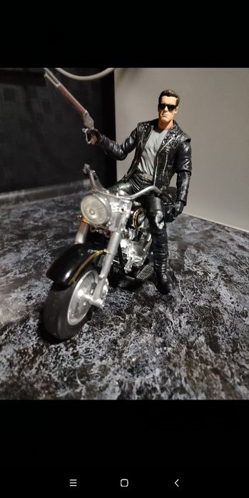 Продам масштабную  модель мотоцикла Харлей Девидсон