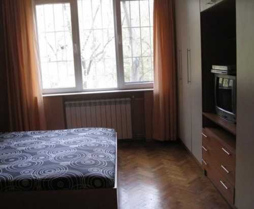 Дава се под наем Тристаен апартамент в София, Зона Б-18 - 100 кв.м за 825 € - Снимка #1