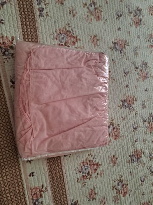Срочно продается стеганное новое покрывало для 2ух спальной кровати