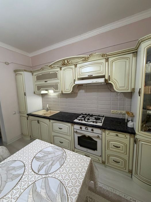 Продается Кухонный гарнитур б/у в хорошем состояний