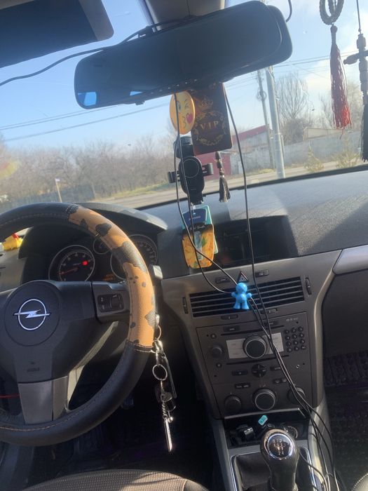 Vand opel astra h 1.6 benzina