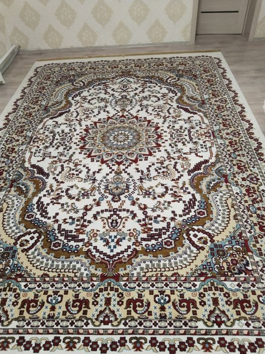 Продам хароший ковер.