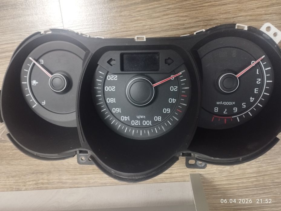 Продам щиток приборов Киа Рио3