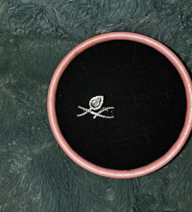 Кольцо  Серебро  камни фионит