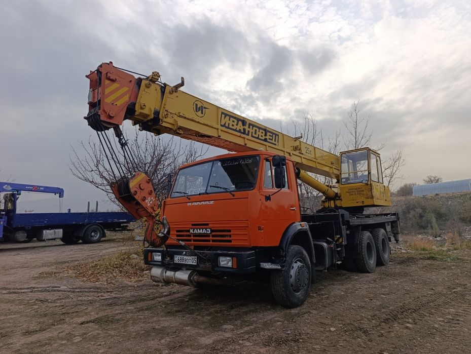 Автокран Ивановец25тон