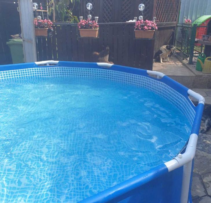 Piscina cu cadru metalic Intex supraterana rotunda