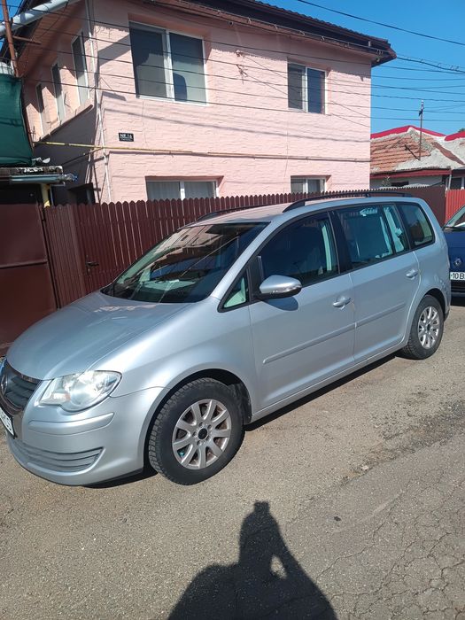 VOLKSWAGEN Touran 2010 — imagine 5