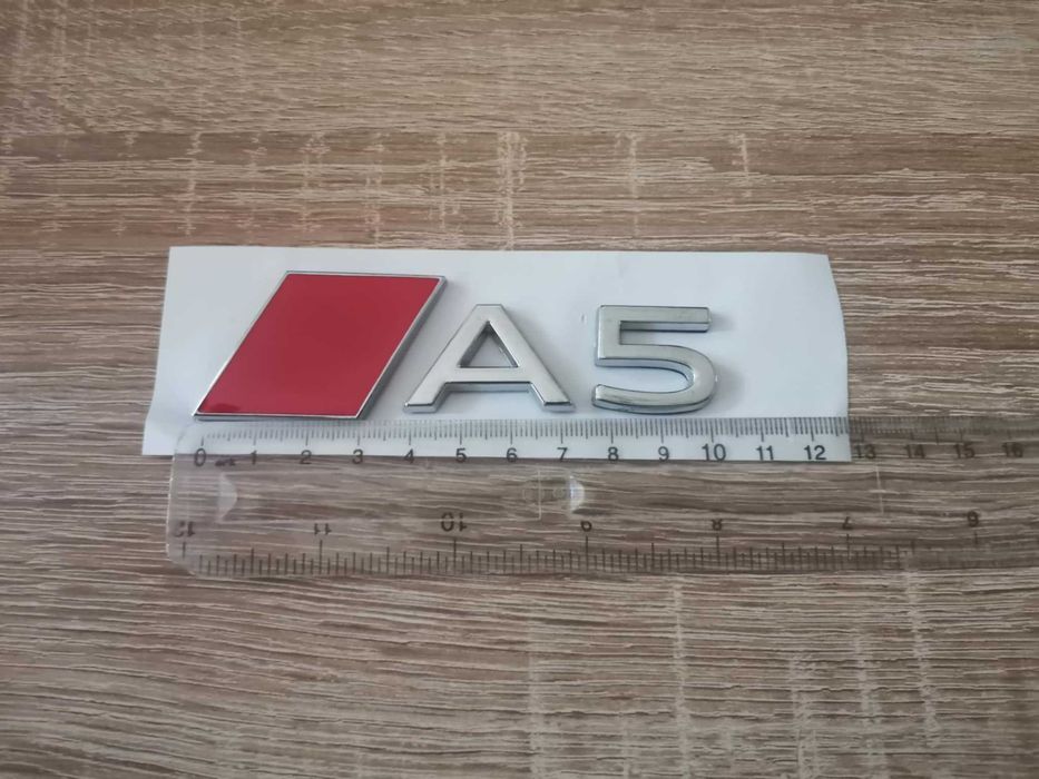 сребриста емблема Audi A5 нов стил