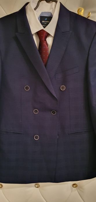 Продам мужской костюм бренд