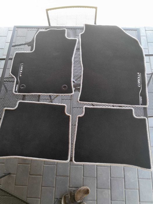 Covorașe auto Toyota Corolla - 150 lei