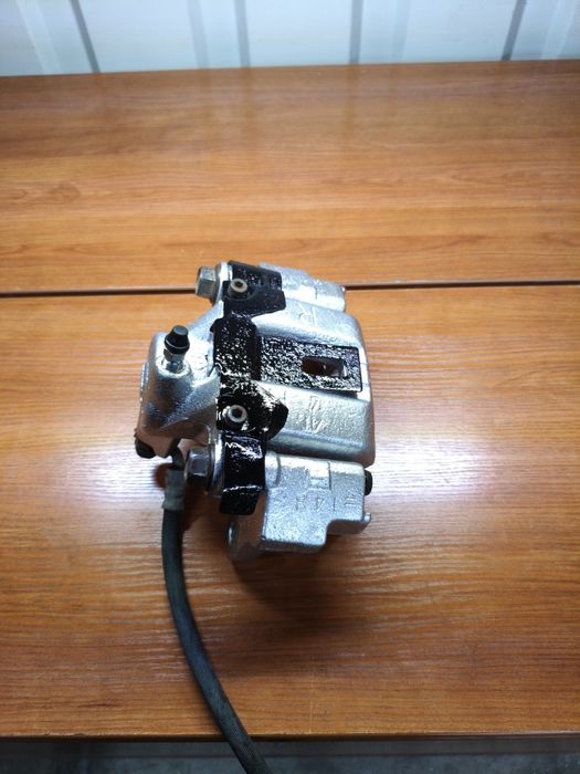 Суппорт правый Toyota Prado 95 в Алматы