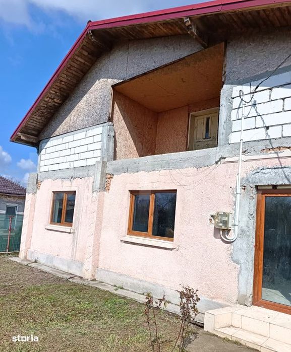 Casa (la rosu) + teren 2522 mp – ideala pentru personalizare - Cost