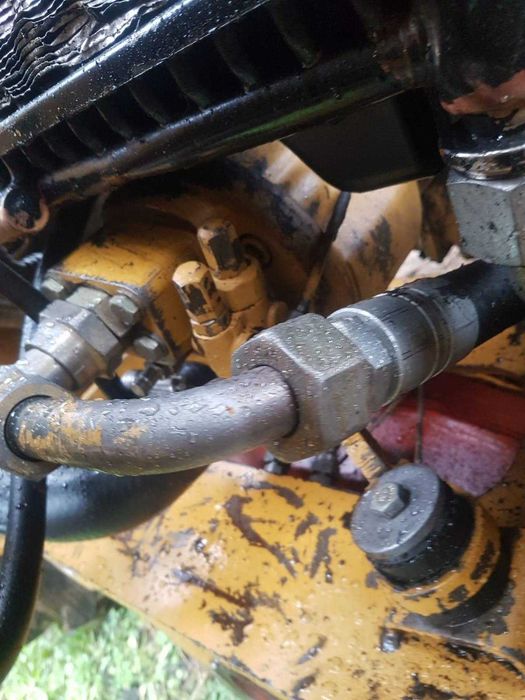 Pompa hidraulica buldoexcavator Caterpillar CAT 428