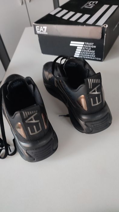 Adidasi Emporio Armani