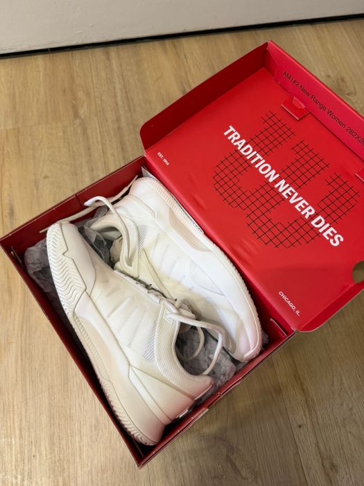 Продаются кроссовки Wilson