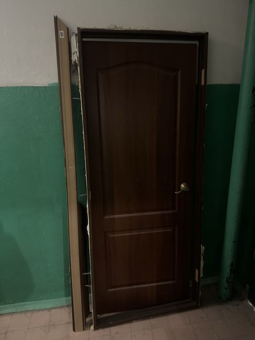 Дверь деревянная