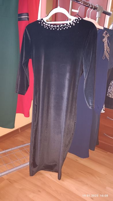 Елегантни и стилни нови дамски рокли HM и други S размер