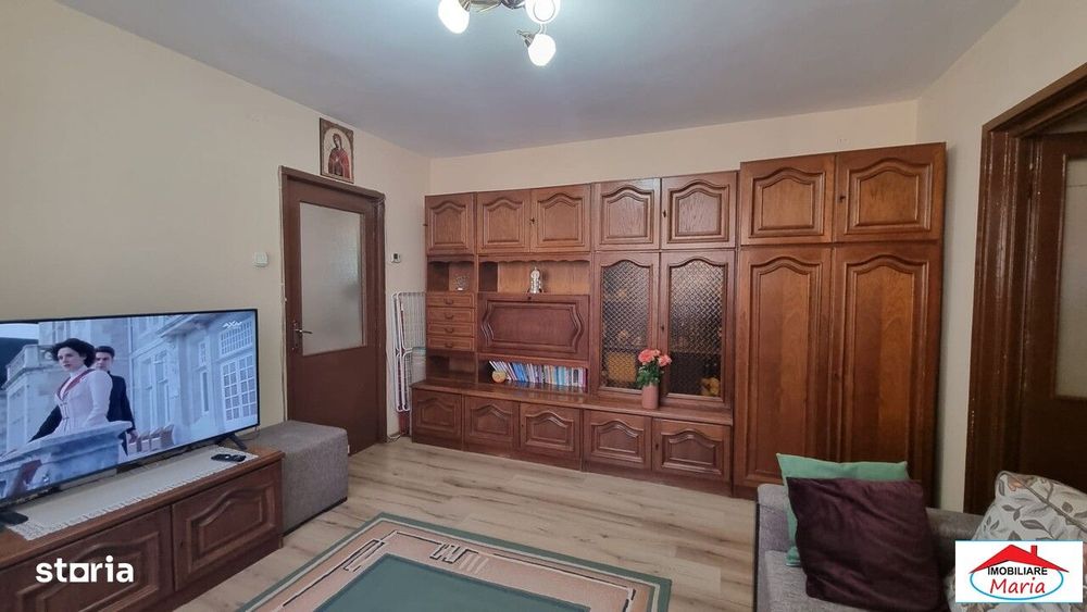 Apartament 2 camere zona centrala 75500 Euro etaj 3 ocupabil