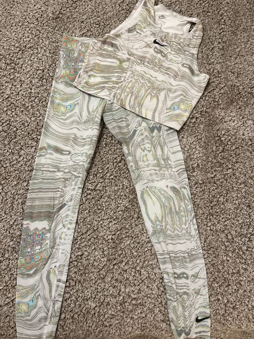 Спортен екип на Nike