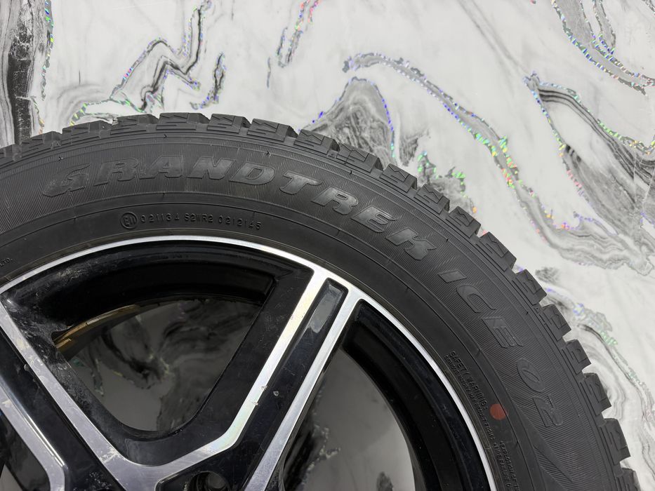 Продам зимние шины Dunlop 225/60/17
