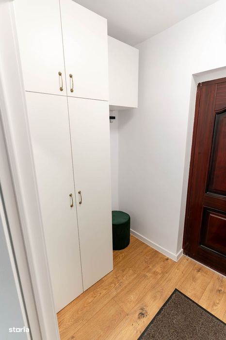 Titan parc metrou 2 minute stradal LUX