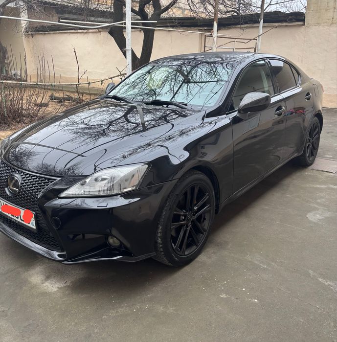 lexus is 250 sotiladi