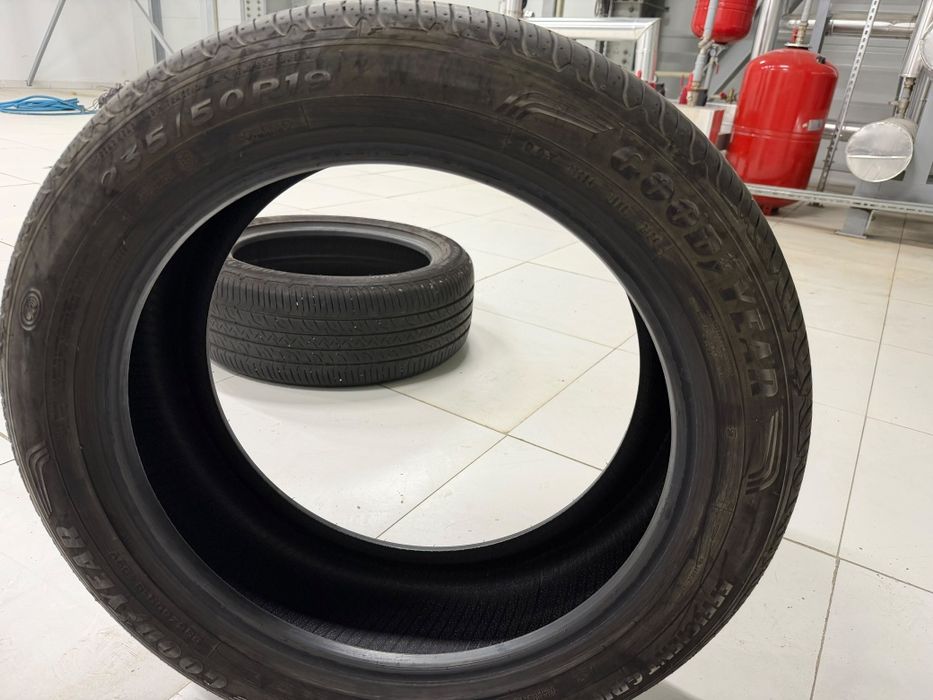 Продам шины 235/50R19