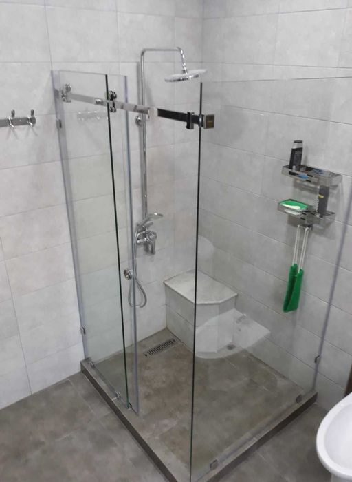 стеклянные душевые кабины