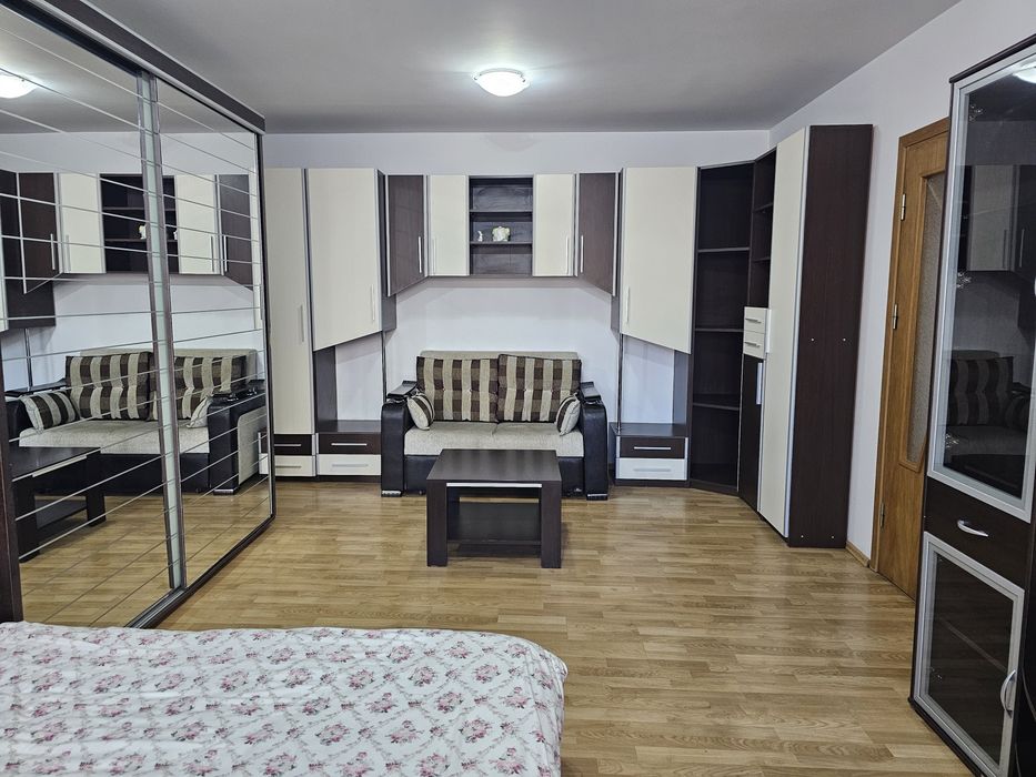 Studiou de închiriat