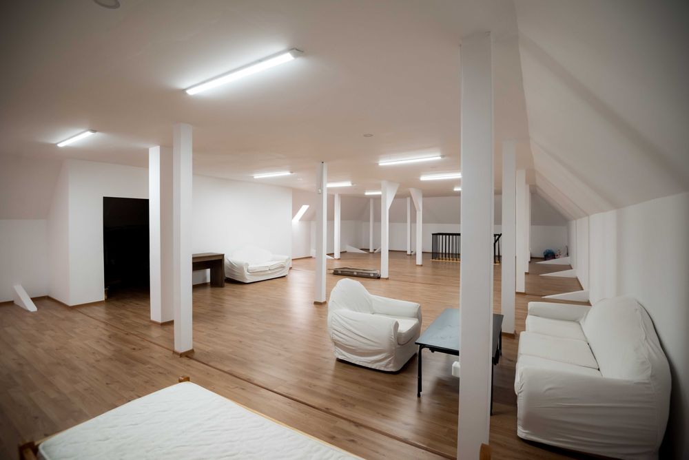 Продава се Къща в Силистра, Център - 690 кв.м за 579 €/кв.м - Снимка #18