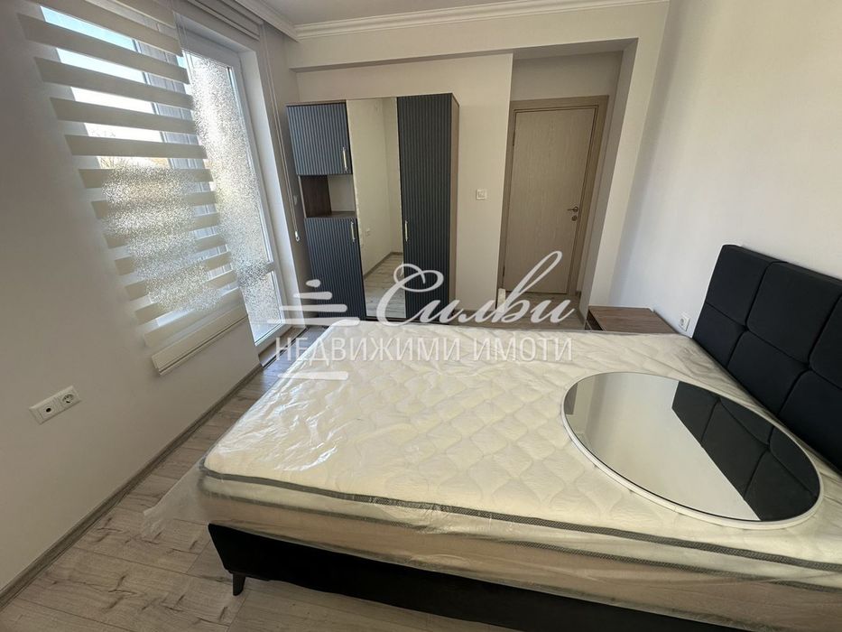 Продава се Тристаен апартамент в Шумен, Добруджански - 93 кв.м за 1525 €/кв.м - Снимка #9