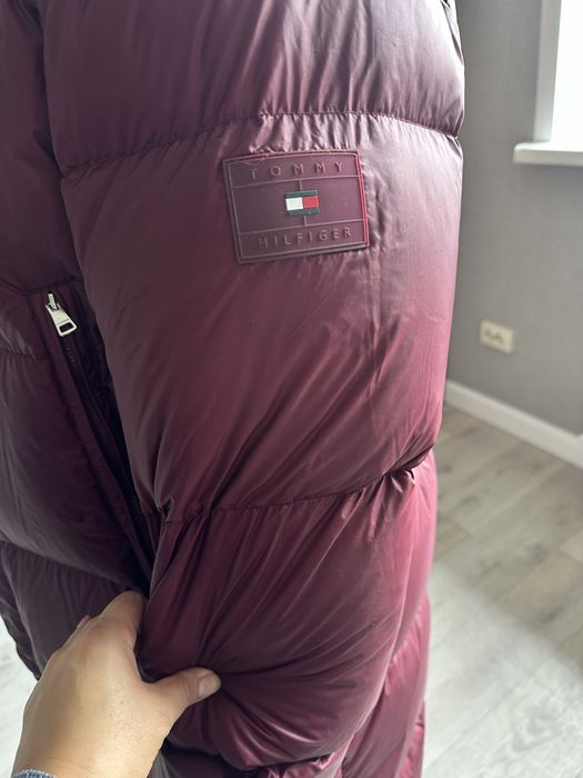 Продам пуховик Tommy Hilfiger