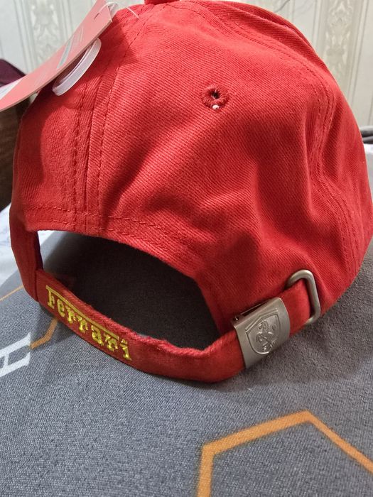 Продам бейсболку оригинал
