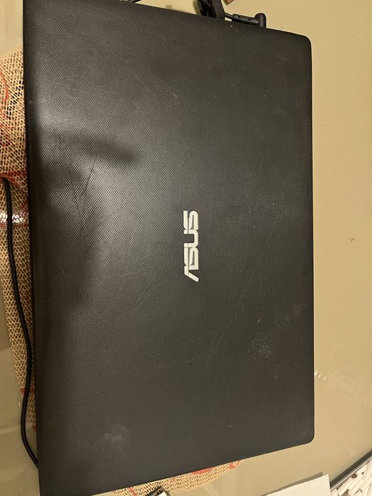 Laptop ASUS X551C | Ecran 15.6" | Upgrade SSD 240GB | Baterie NOUĂ (Sănătate 100%) |