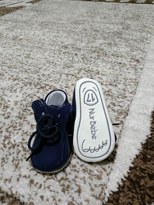 Vând două costume bebeluși