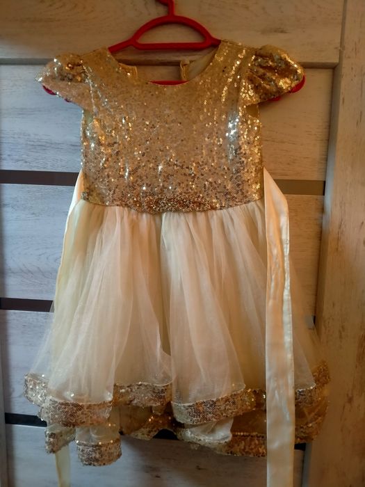 Платья детские ..