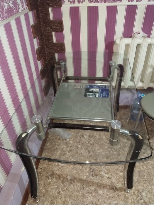 Стол стеклянный б/у
