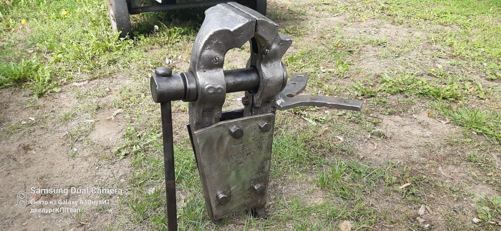 кузнечные тисы 1961г.