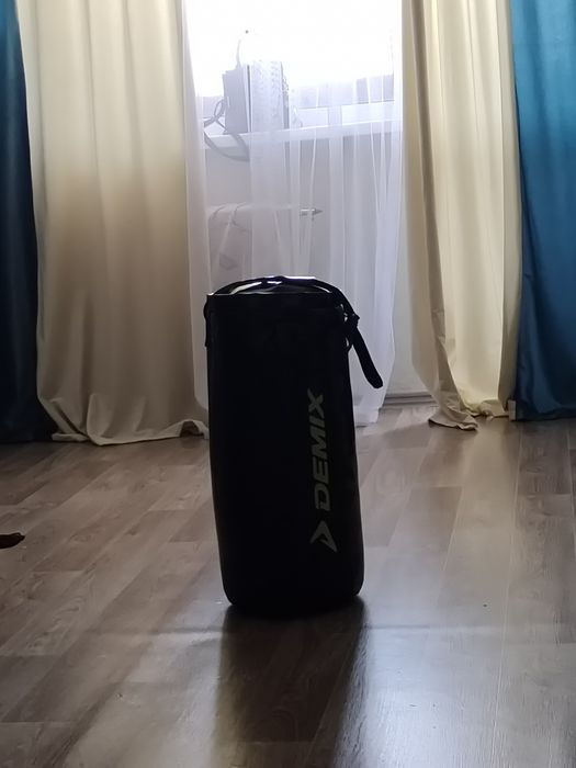 Продам боксёрскую грушу