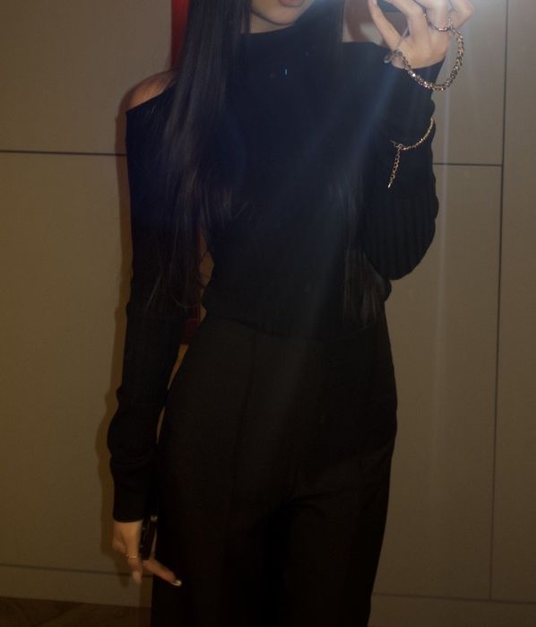 Love Republic лонгслив с открытым плечом