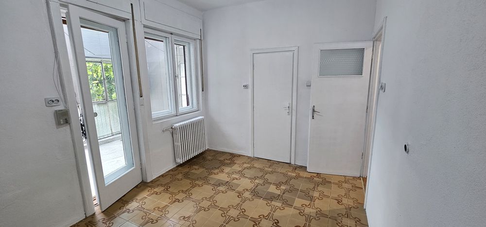 Proprietar, vand apartament 3 camere, 87mp utili, pod, 2 garaje - 185.000 Eur