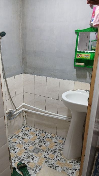 Dacha hovli sotiladi