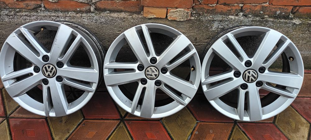 Vând genți de  aluminiu mărimea R16.