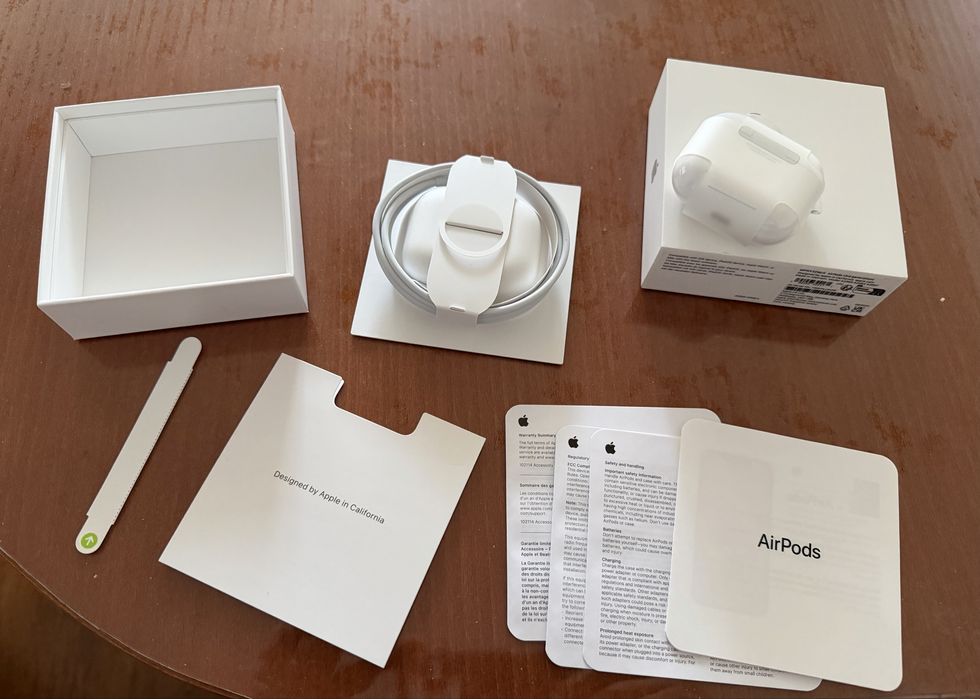 Оригинални Apple AirPods 3 (3rd Gen)