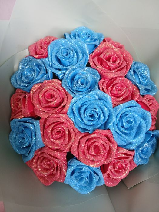 Цветы из атласных розы