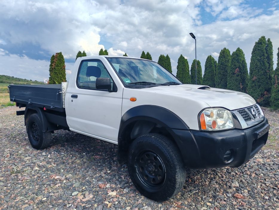 Nissan Navara 4x4 2004 bena lunga 240x175 cm