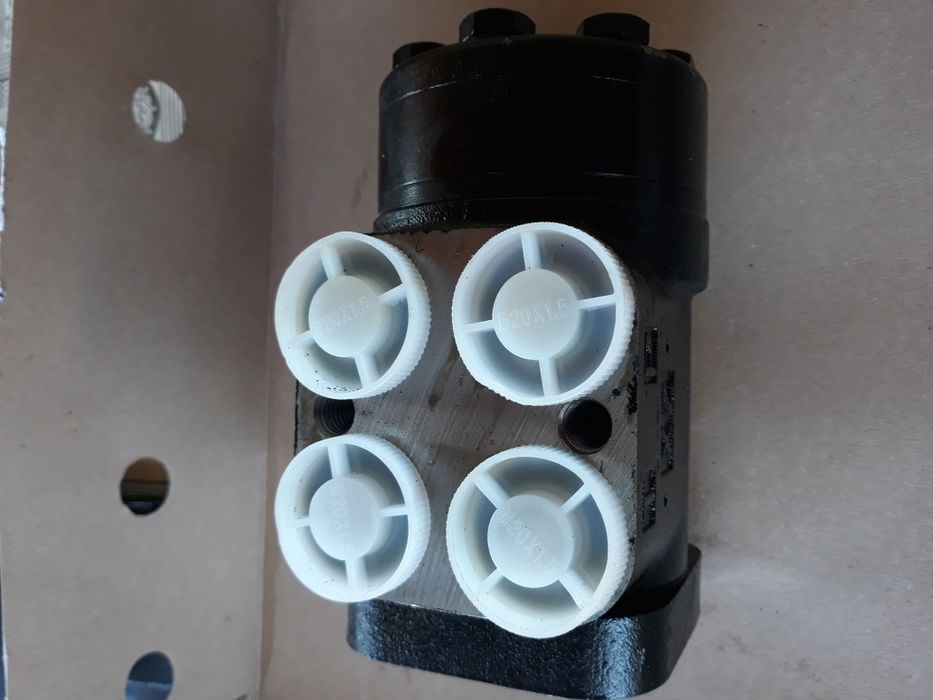 POMP YTON hidraulice de directie RABA . SAVIEM