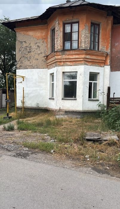 Сдам квартиру с печным отоплением. По улице перронноая 65000+ком